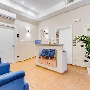 κάντε κράτηση εδώ