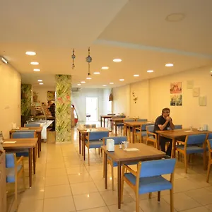κάντε κράτηση εδώ